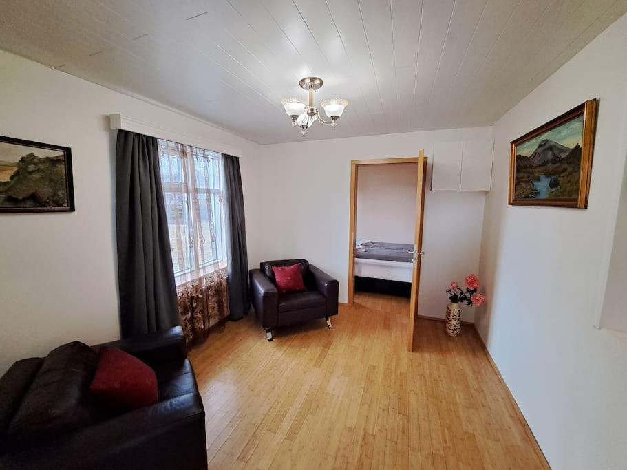 Spacious -top Location Apartment