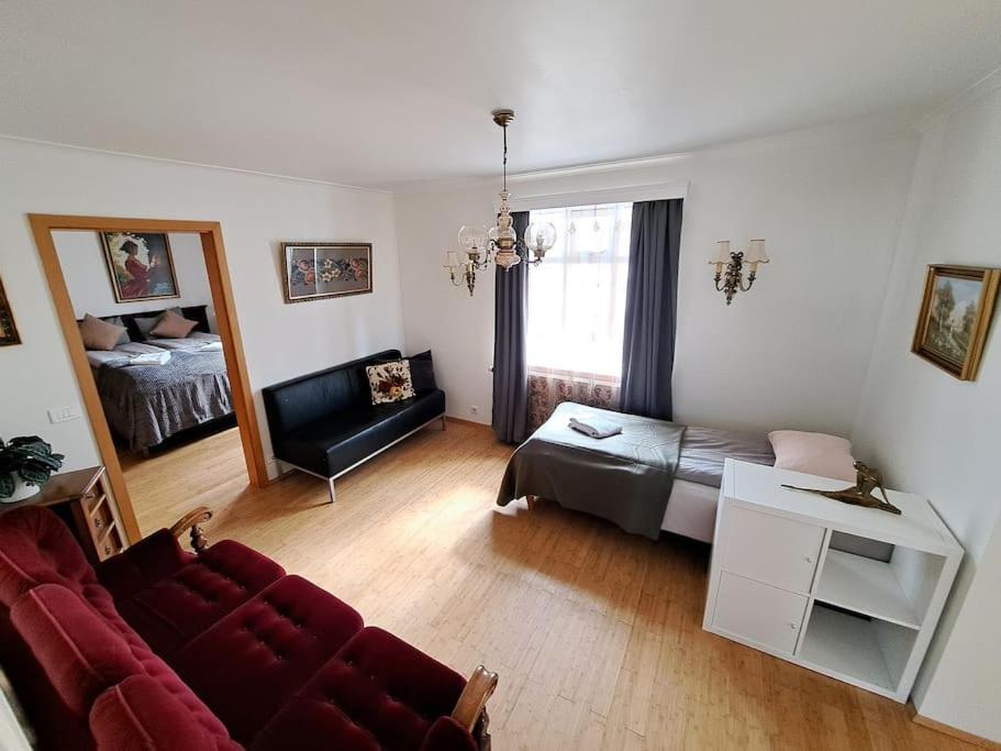 Spacious -top Location Apartment